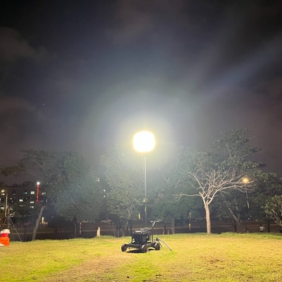 800W Paslanmaz Çelik Tripod Kiralama LED Taşınabilir Işık Kulesi İnşaat Işıklandırması için