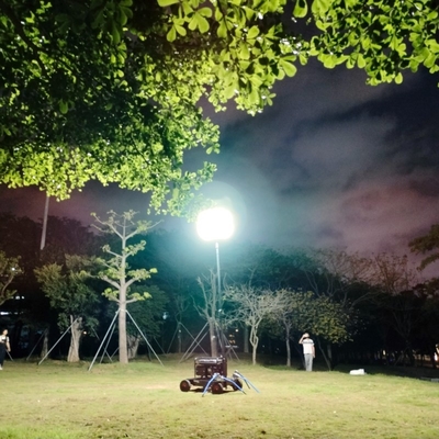 800W Paslanmaz Çelik Tripod Kiralama LED Taşınabilir Işık Kulesi İnşaat Işıklandırması için